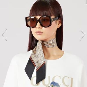 Gucci Bees Silk Neck Bow